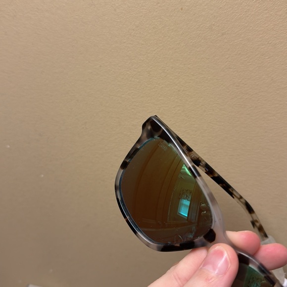 Costa Del Mar May Cowrie Green Lense Glasses - Picture 10 of 10